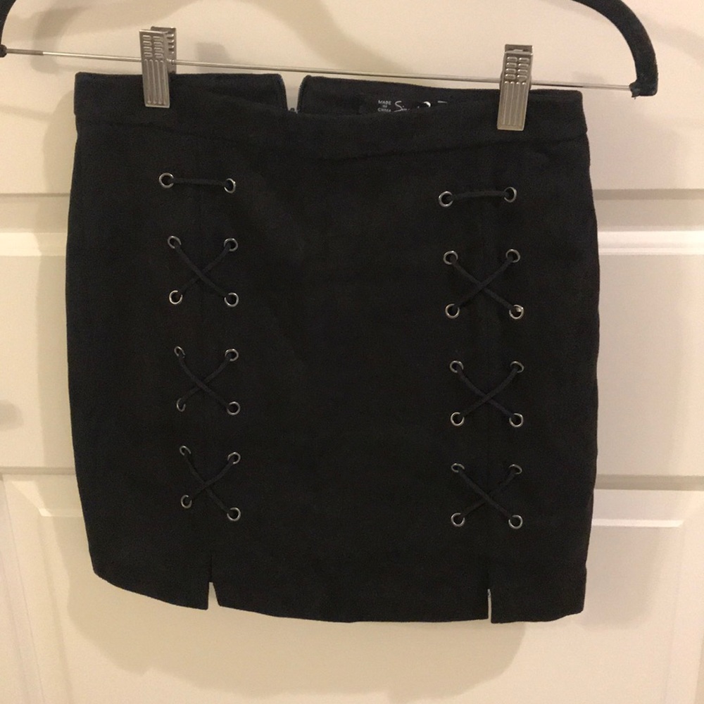 Black skirt, size small. New with tags!